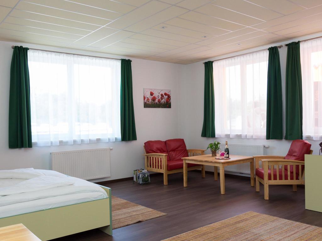 Winrooms "Hotel&Appartement" Wiener Neustadt Exterior foto