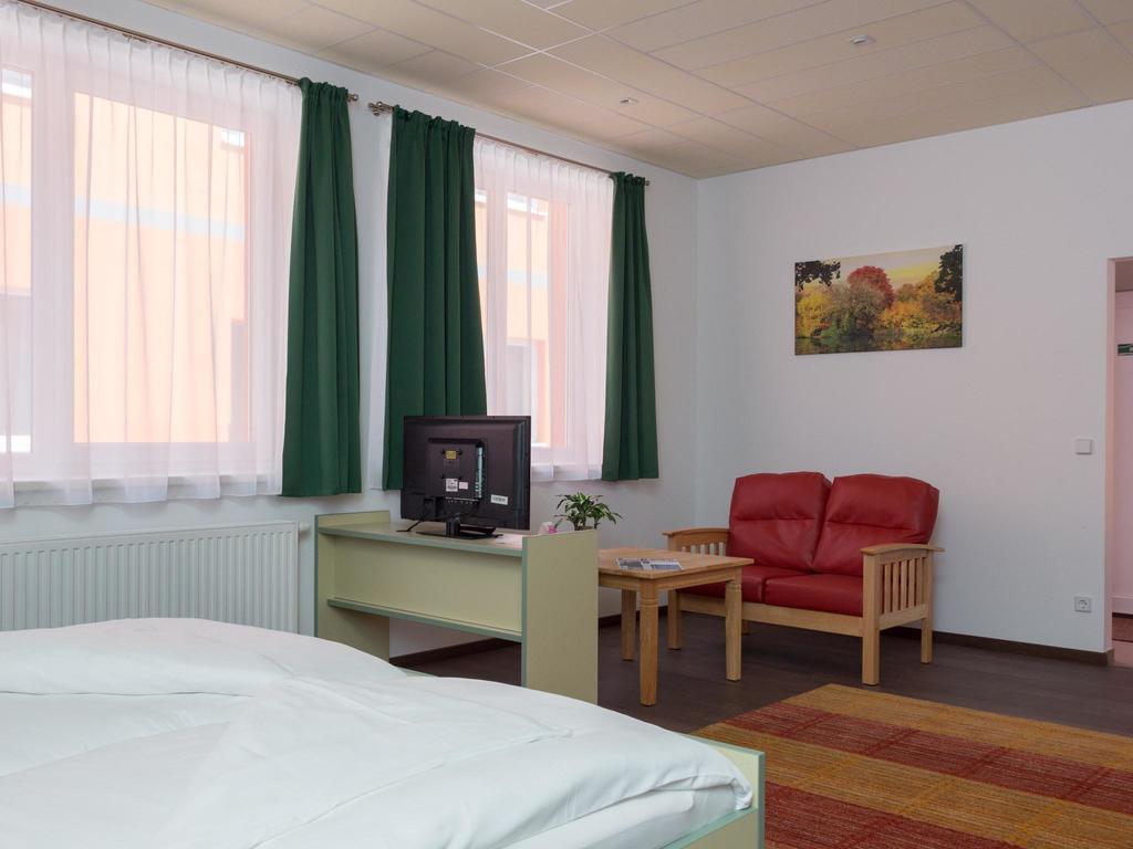 Winrooms "Hotel&Appartement" Wiener Neustadt Exterior foto