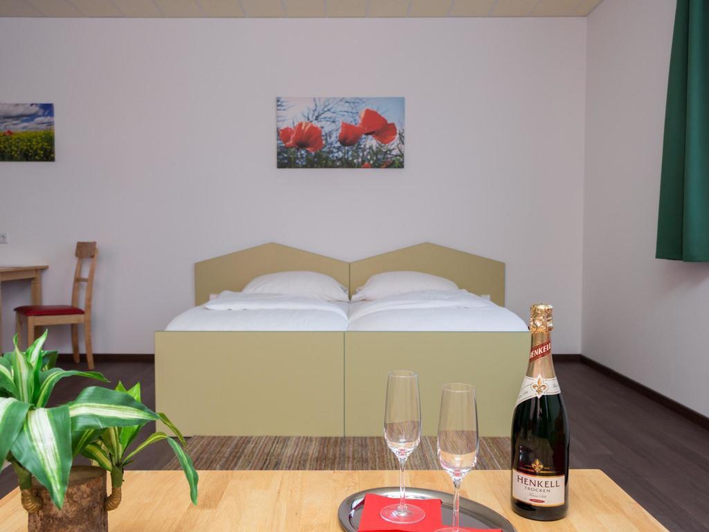 Winrooms "Hotel&Appartement" Wiener Neustadt Exterior foto