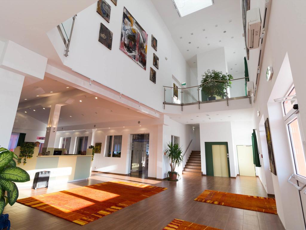 Winrooms "Hotel&Appartement" Wiener Neustadt Exterior foto