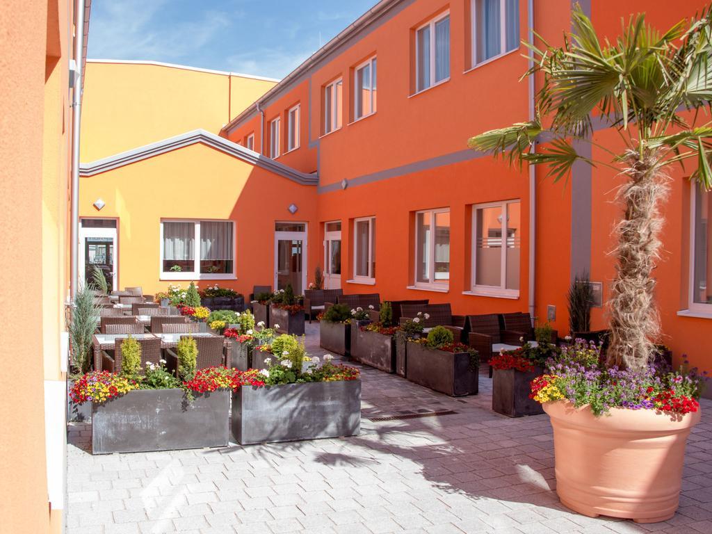 Winrooms "Hotel&Appartement" Wiener Neustadt Exterior foto